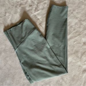 ABERCROMBIE & FITCH zip-front contour leggings. Size medium.